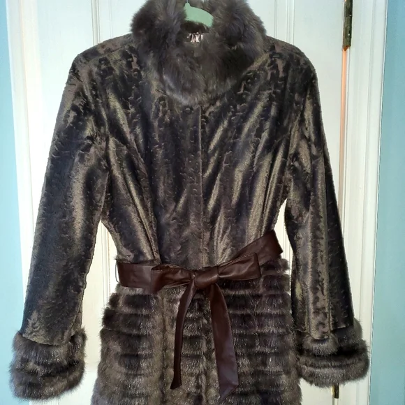 Dennis Basso Faux Fur jacket warm gray belted - Picture 1 of 5